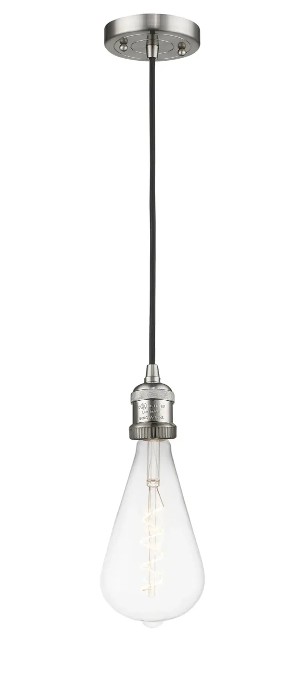 One of our largest and original collections, the Franklin Restoration is made up of a vast selection of heavy metal finishes and a large array of metal and glass shades that bring a touch of industrial into your home.
