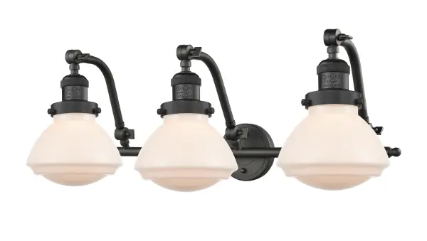One of our largest and original collections, the Franklin Restoration is made up of a vast selection of heavy metal finishes and a large array of metal and glass shades that bring a touch of industrial into your home.