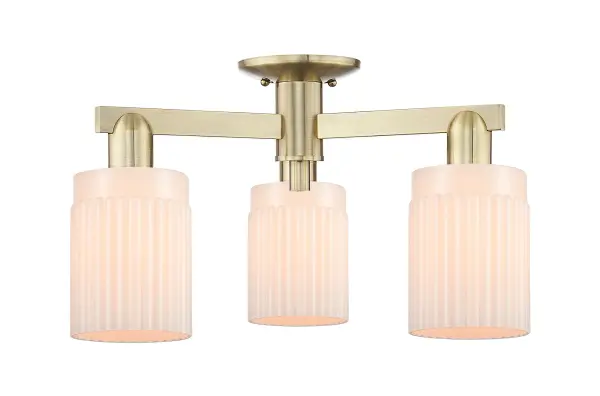 A truly dynamic fixture, the Arcadia fits seamlessly amidst most décor styles. Its sleek design and vast offering of finishes and shade options makes the Arcadia an easy choice for all homes.